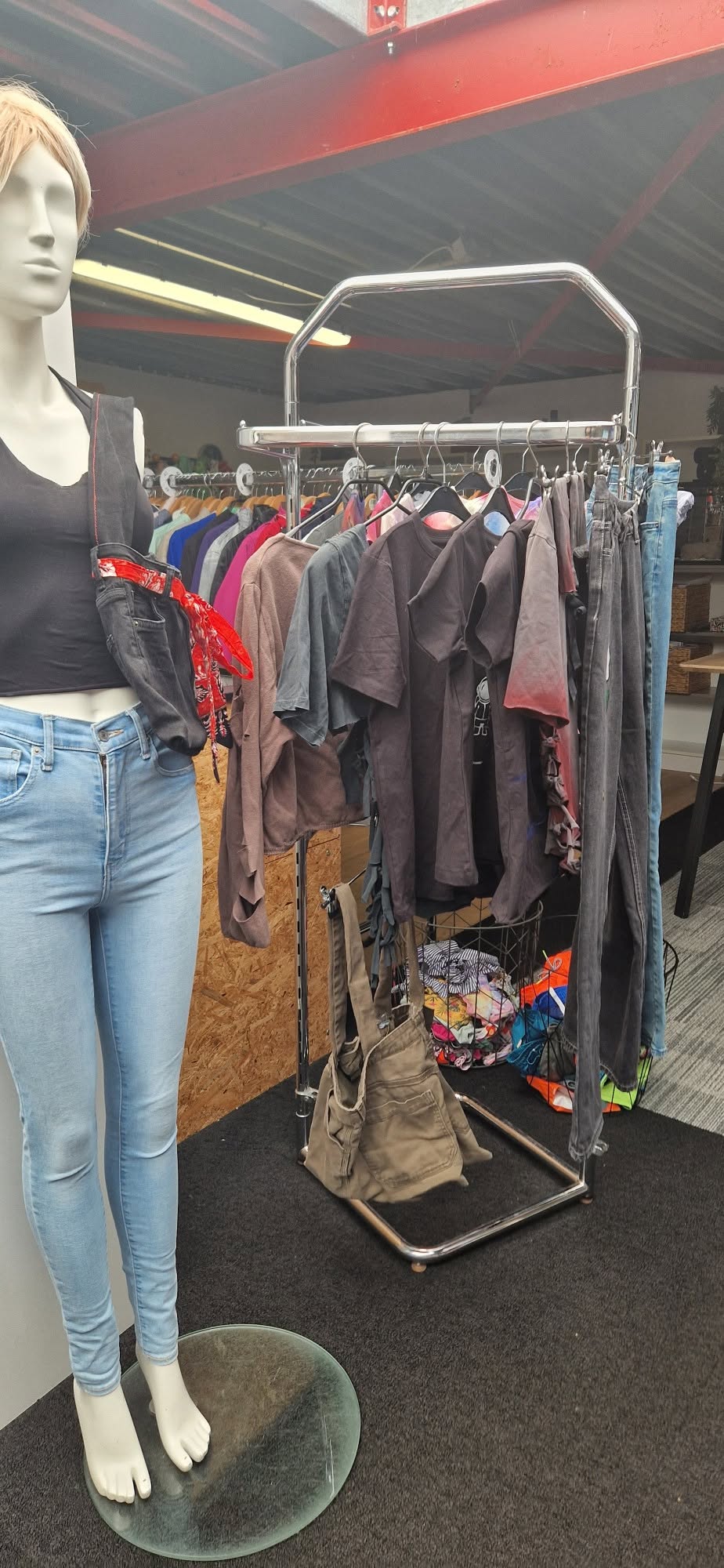 Kleding Jacob van Liesveldt in de winkel